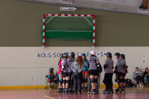 Des arbitres en octobre 2024.